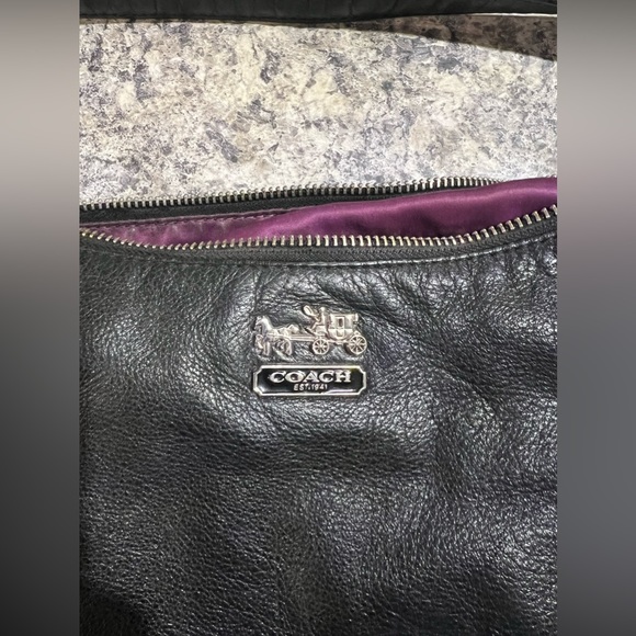 Coach shoulder purse - Picture 3 of 6